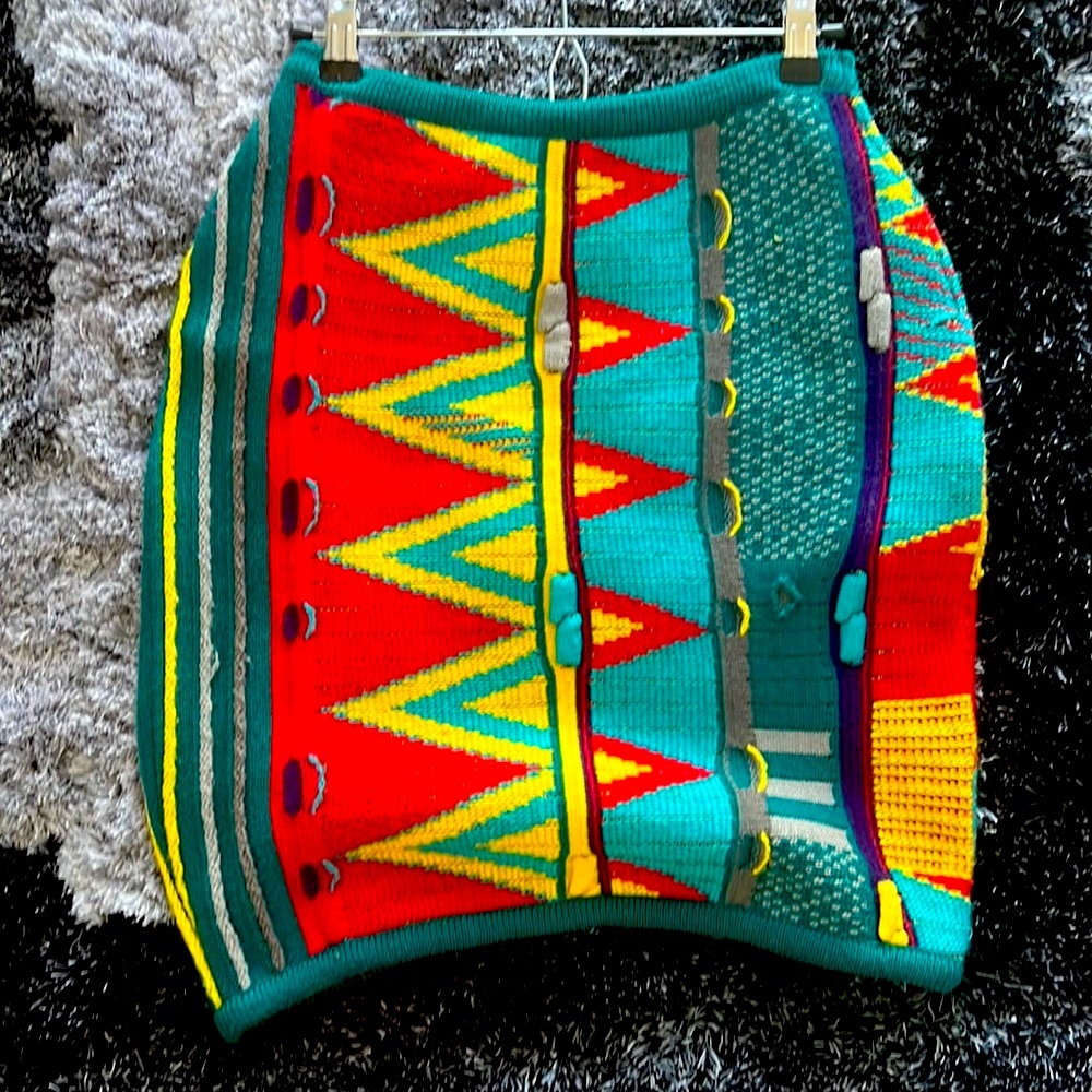 Vintage AUTHENTIC Coogi skirt size small.